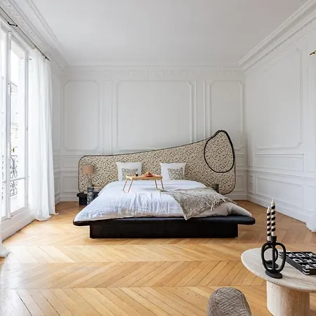 Luxurious 4Bd Apartment *