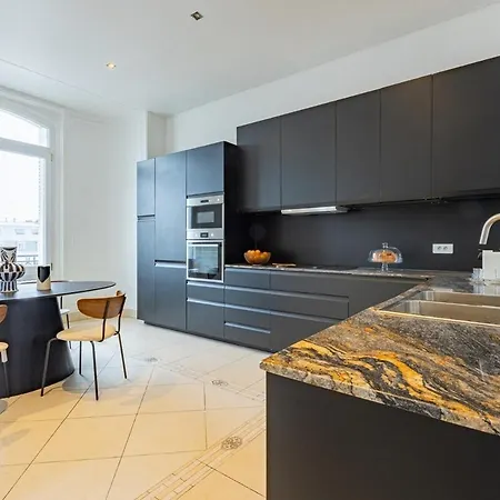Luxurious 4Bd Apartment Апартаменты