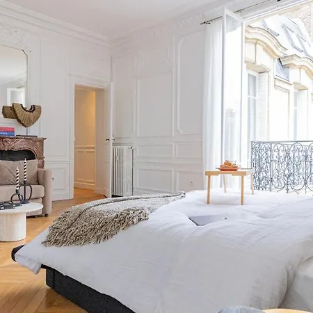 Luxurious 4Bd Apartment Апартаменты Нёйи-сюр-Сен