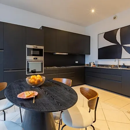 Διαμέρισμα Luxurious 4Bd Apartment