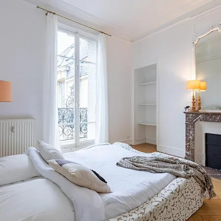 Luxurious 4Bd Apartment
