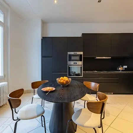 Luxurious 4Bd Apartment Апартаменты Нёйи-сюр-Сен