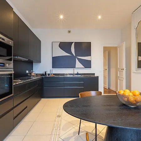Luxurious 4Bd Apartment Апартаменты