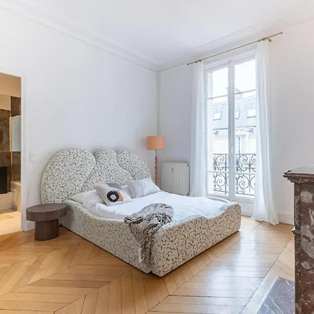 Luxurious 4Bd Apartment Апартаменты Нёйи-сюр-Сен