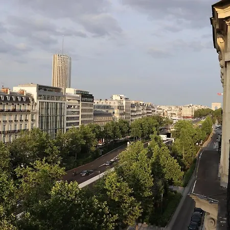 Апартаменты Luxurious 4Bd Apartment