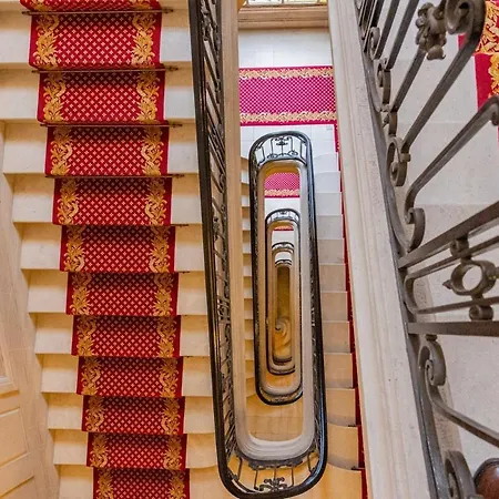Luxurious 4Bd Apartment * Нёйи-сюр-Сен