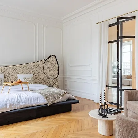 Luxurious 4Bd Apartment * Нёйи-сюр-Сен