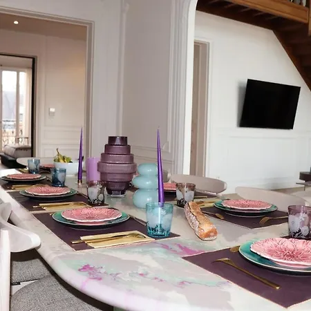 Luxurious 4Bd Apartment *